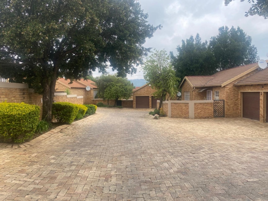 To Let 2 Bedroom Property for Rent in Honeydew Gauteng