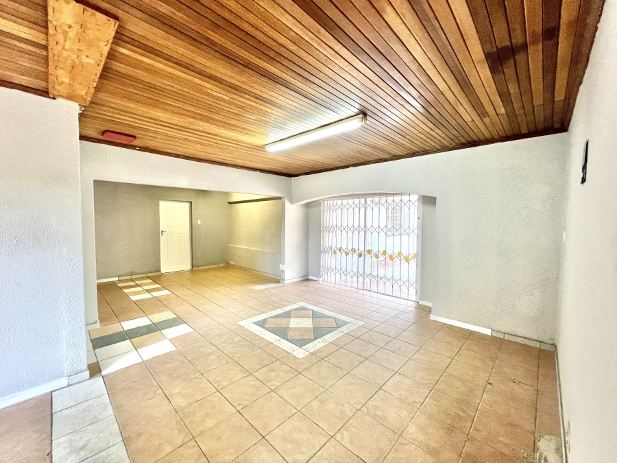 To Let 4 Bedroom Property for Rent in Vorna Valley Gauteng