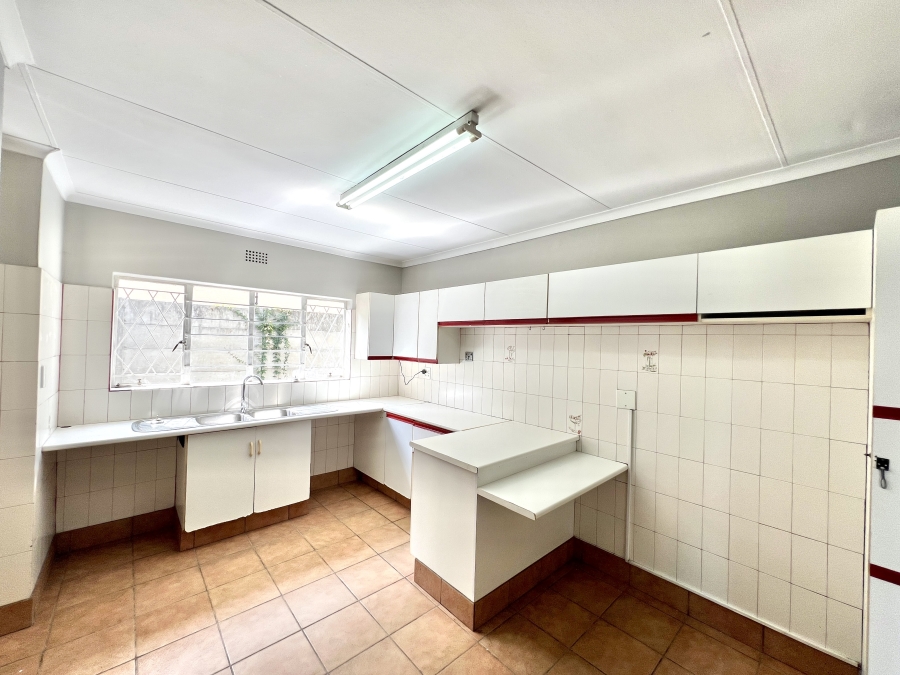 To Let 4 Bedroom Property for Rent in Vorna Valley Gauteng