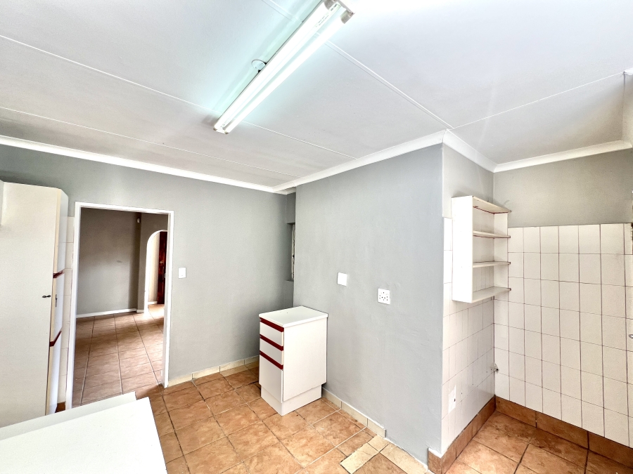 To Let 4 Bedroom Property for Rent in Vorna Valley Gauteng