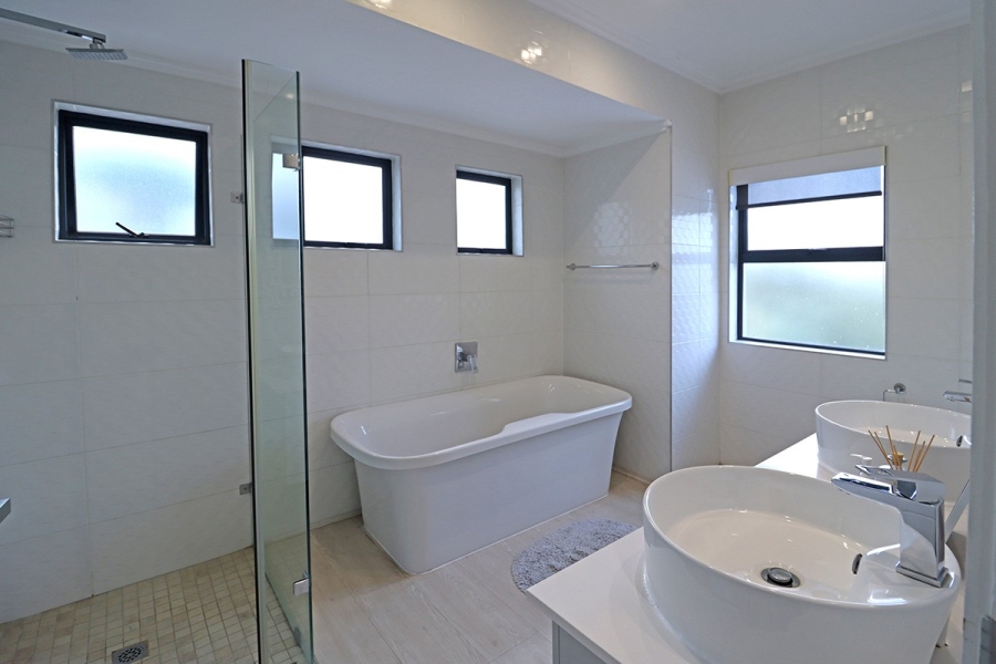 3 Bedroom Property for Sale in Bryanston Gauteng