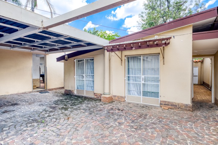 4 Bedroom Property for Sale in Linden Gauteng