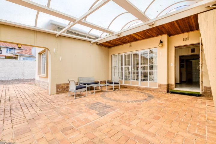 4 Bedroom Property for Sale in Linden Gauteng