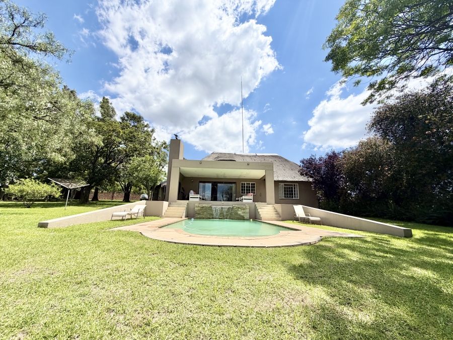 5 Bedroom Property for Sale in Glen Austin Gauteng