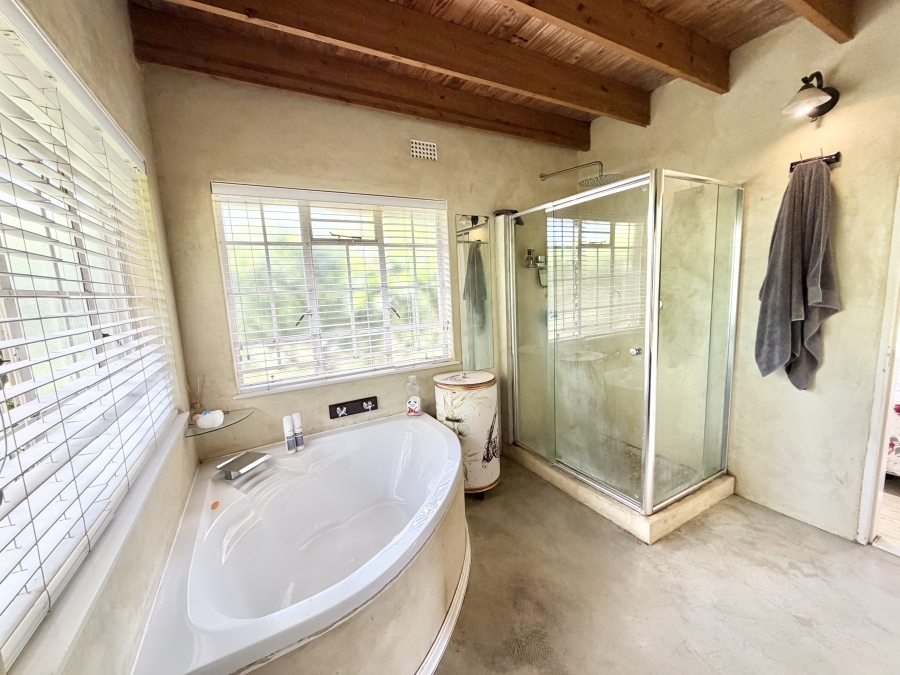 5 Bedroom Property for Sale in Glen Austin Gauteng