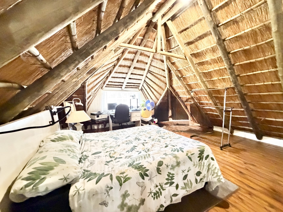 5 Bedroom Property for Sale in Glen Austin Gauteng