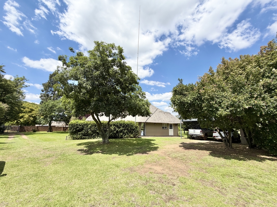 5 Bedroom Property for Sale in Glen Austin Gauteng