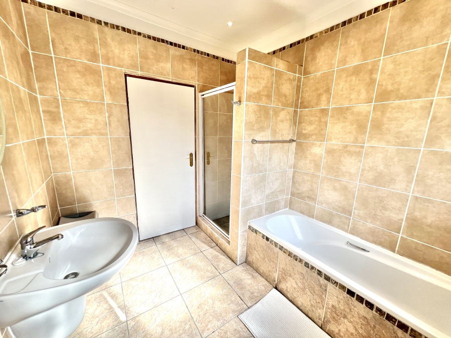 To Let 3 Bedroom Property for Rent in Carlswald Estate Gauteng