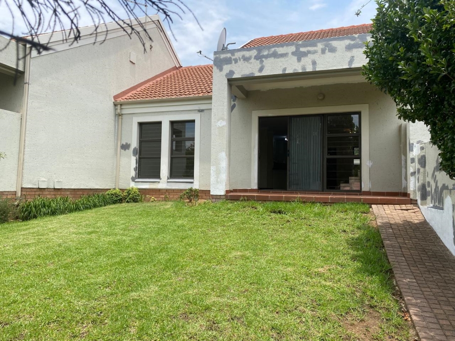 To Let 3 Bedroom Property for Rent in Broadacres Gauteng