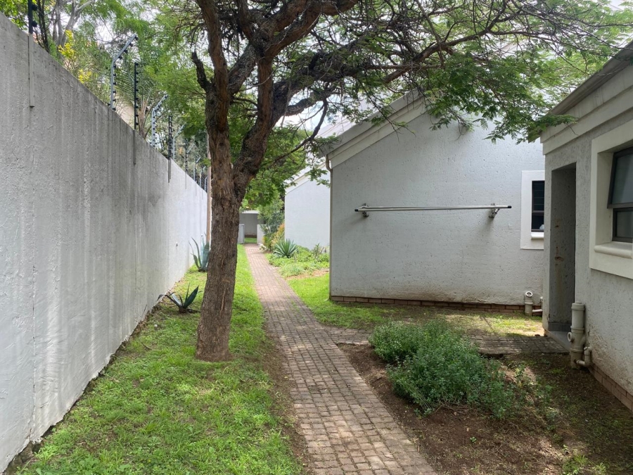 To Let 3 Bedroom Property for Rent in Broadacres Gauteng