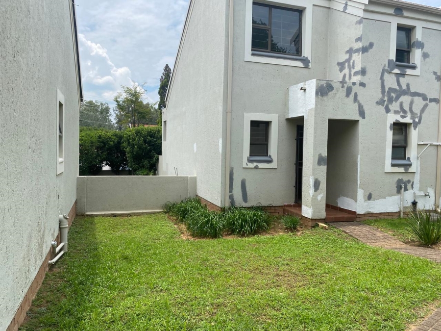 To Let 3 Bedroom Property for Rent in Broadacres Gauteng