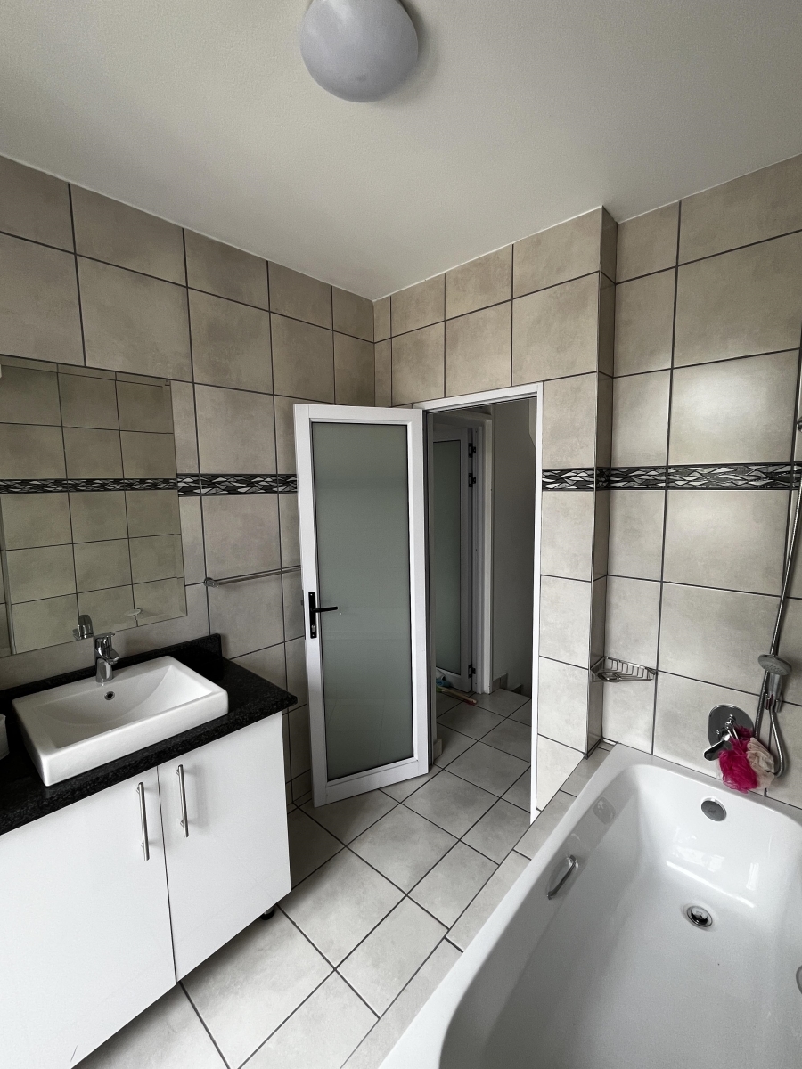 2 Bedroom Property for Sale in Norwood Gauteng