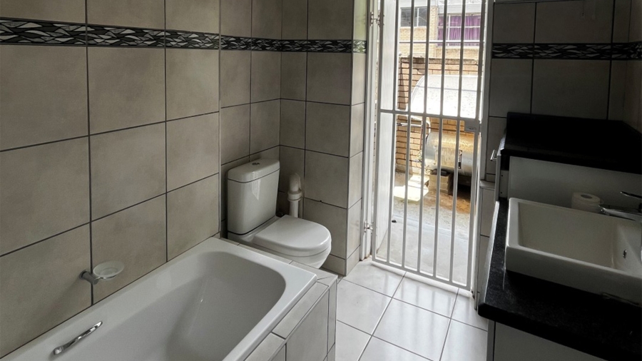 2 Bedroom Property for Sale in Norwood Gauteng