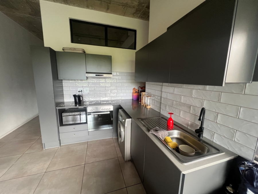 To Let 1 Bedroom Property for Rent in Sandown Gauteng