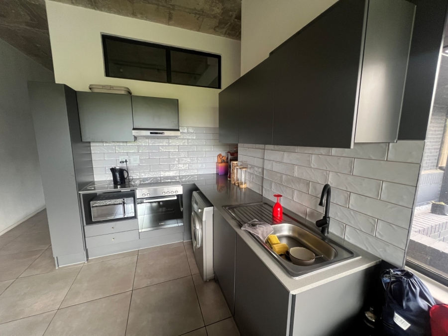 To Let 1 Bedroom Property for Rent in Sandown Gauteng