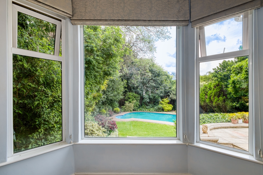 2 Bedroom Property for Sale in Forest Town Gauteng