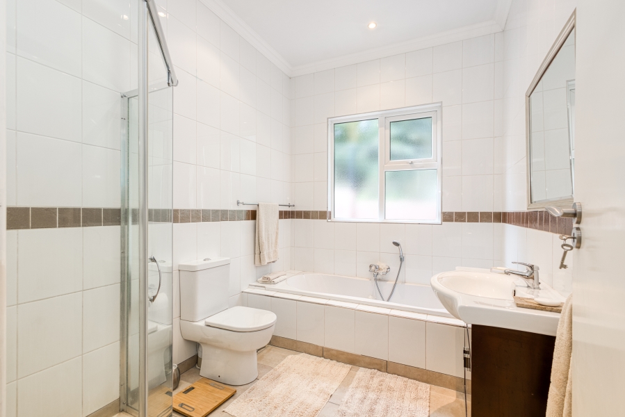 2 Bedroom Property for Sale in Forest Town Gauteng