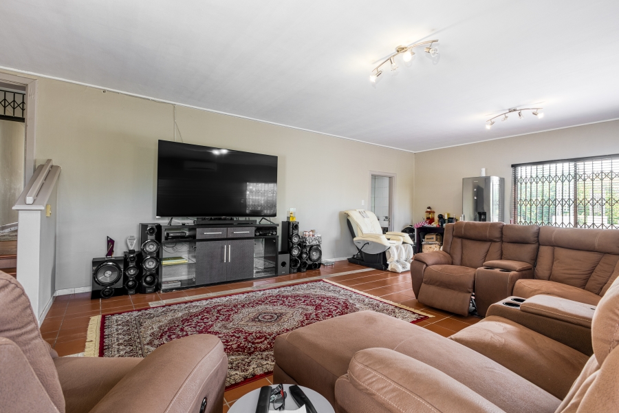 5 Bedroom Property for Sale in Oaklands Gauteng