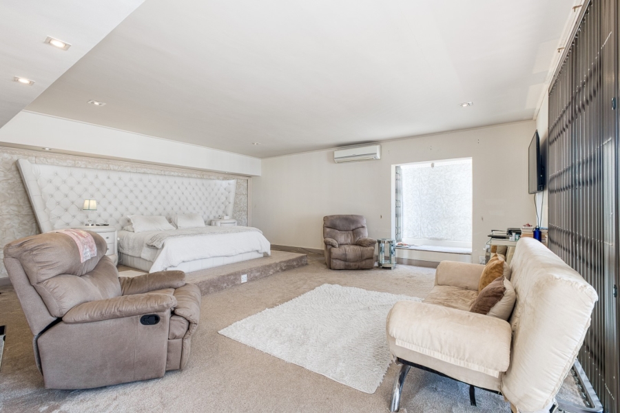 5 Bedroom Property for Sale in Oaklands Gauteng