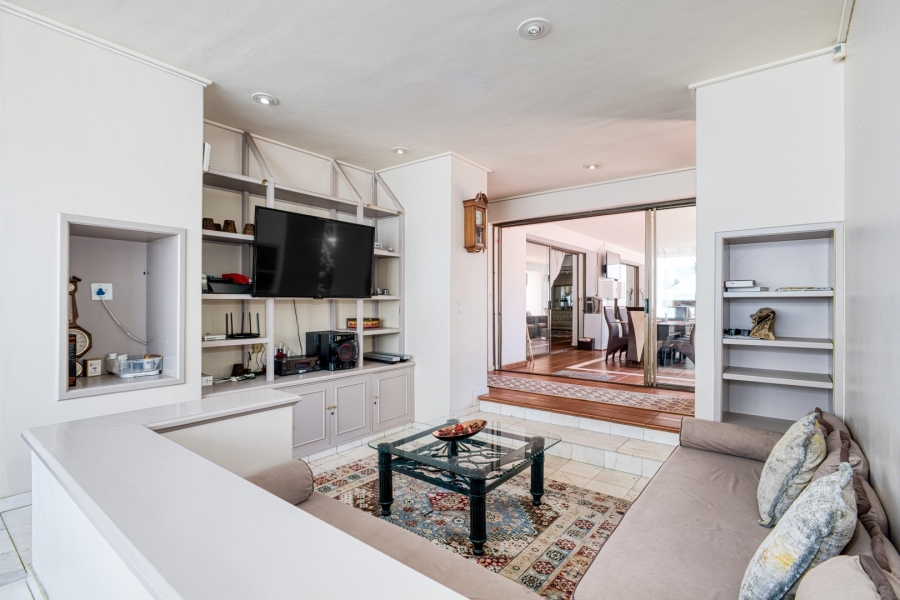 5 Bedroom Property for Sale in Oaklands Gauteng