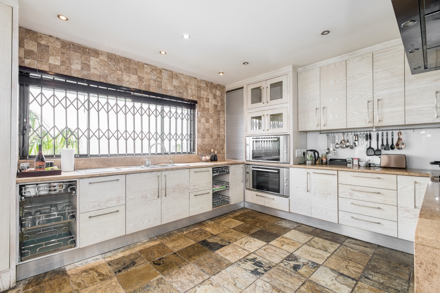 5 Bedroom Property for Sale in Oaklands Gauteng