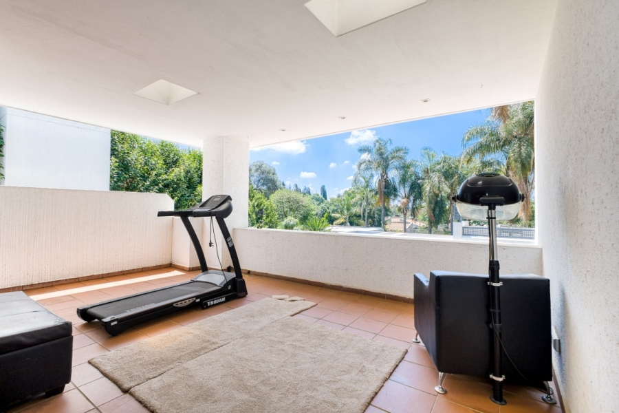 5 Bedroom Property for Sale in Oaklands Gauteng