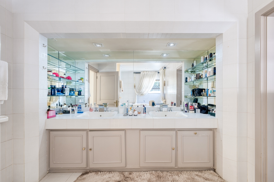 5 Bedroom Property for Sale in Oaklands Gauteng