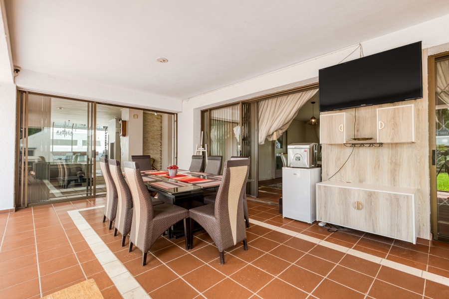 5 Bedroom Property for Sale in Oaklands Gauteng