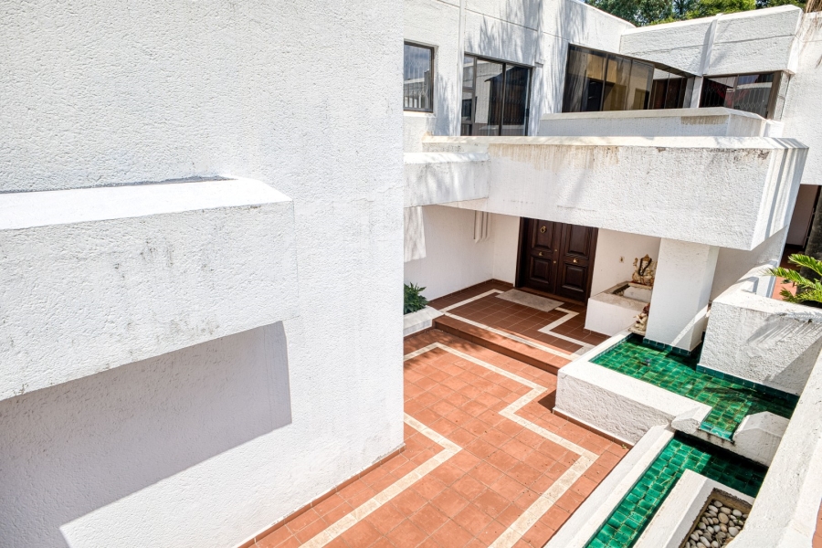 5 Bedroom Property for Sale in Oaklands Gauteng