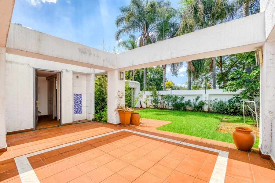 5 Bedroom Property for Sale in Oaklands Gauteng