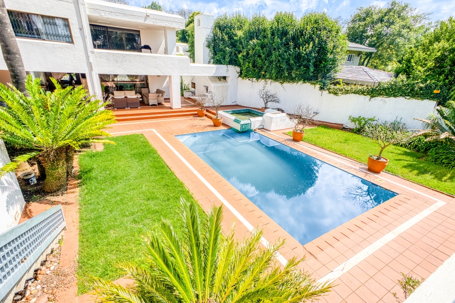 5 Bedroom Property for Sale in Oaklands Gauteng