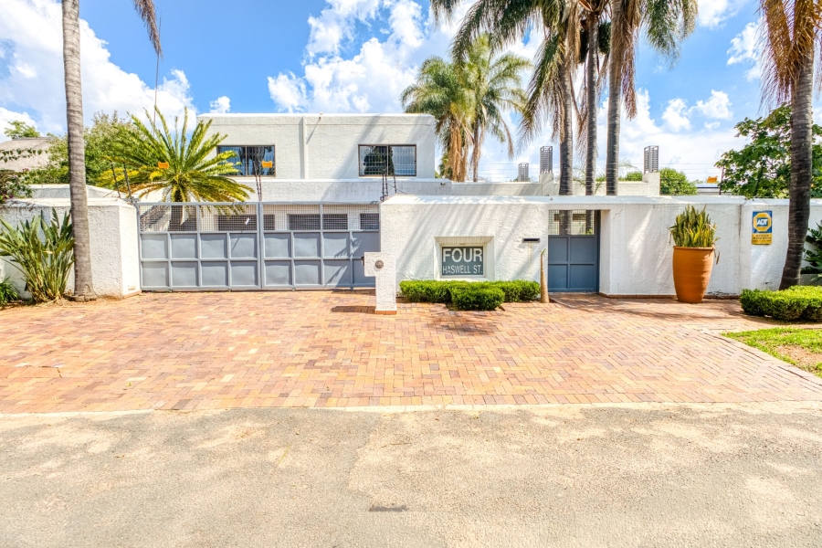 5 Bedroom Property for Sale in Oaklands Gauteng