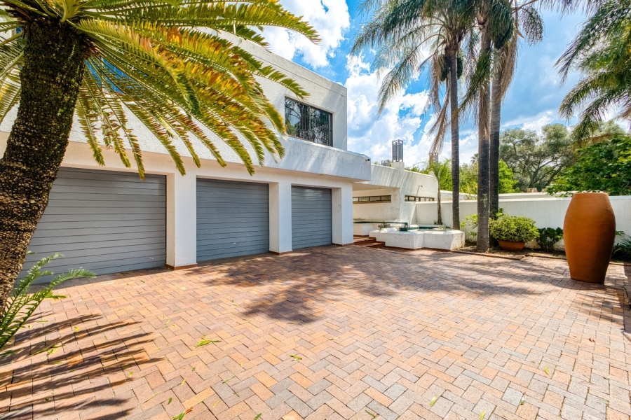 5 Bedroom Property for Sale in Oaklands Gauteng