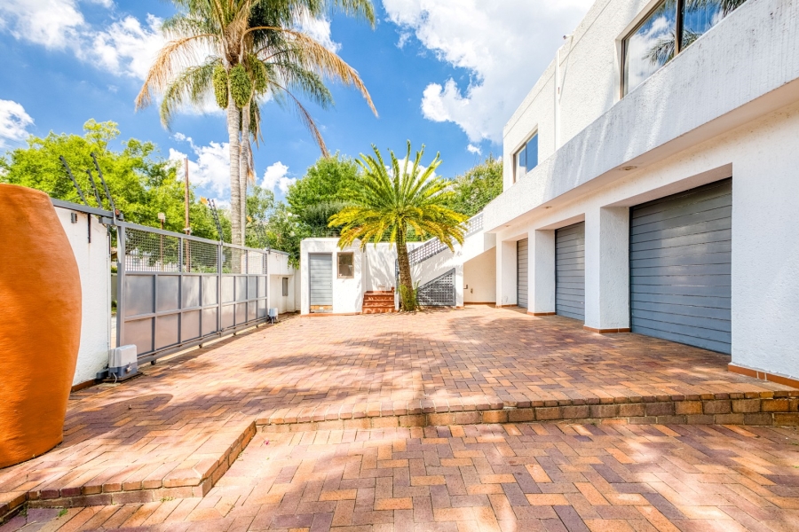 5 Bedroom Property for Sale in Oaklands Gauteng