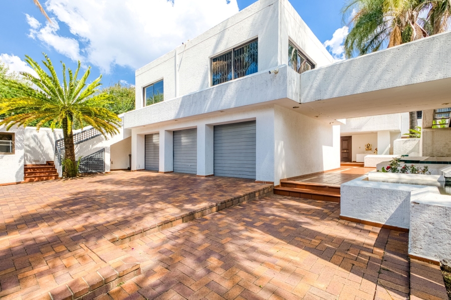 5 Bedroom Property for Sale in Oaklands Gauteng