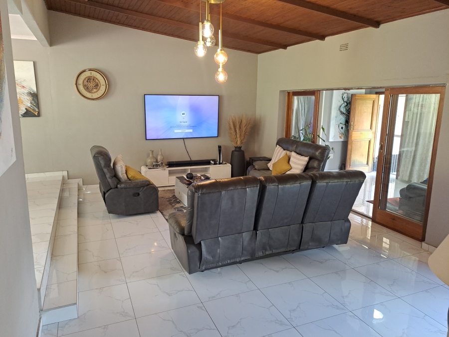 To Let 5 Bedroom Property for Rent in Lyndhurst Gauteng