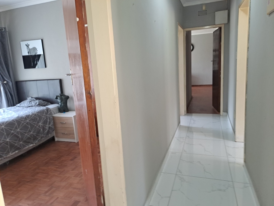 To Let 5 Bedroom Property for Rent in Lyndhurst Gauteng