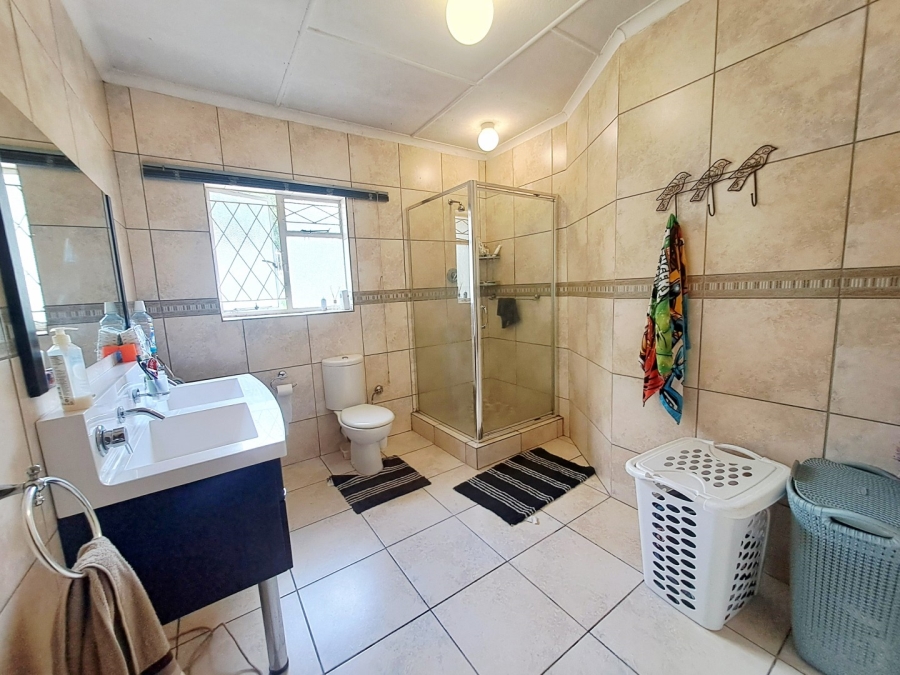 To Let 5 Bedroom Property for Rent in Lyndhurst Gauteng