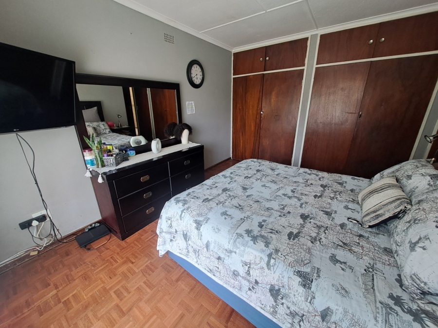 To Let 5 Bedroom Property for Rent in Lyndhurst Gauteng