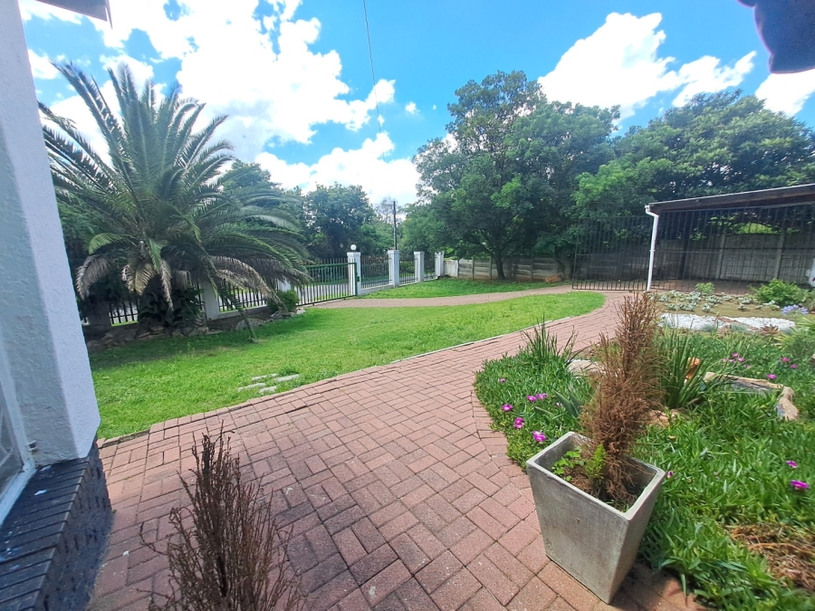 To Let 5 Bedroom Property for Rent in Lyndhurst Gauteng