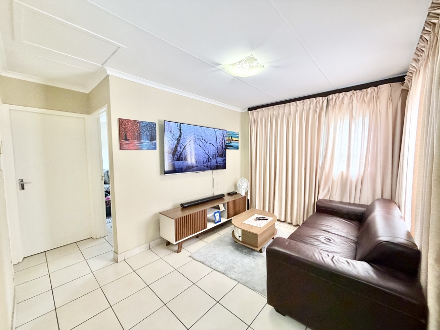 2 Bedroom Property for Sale in Kosmosdal Gauteng