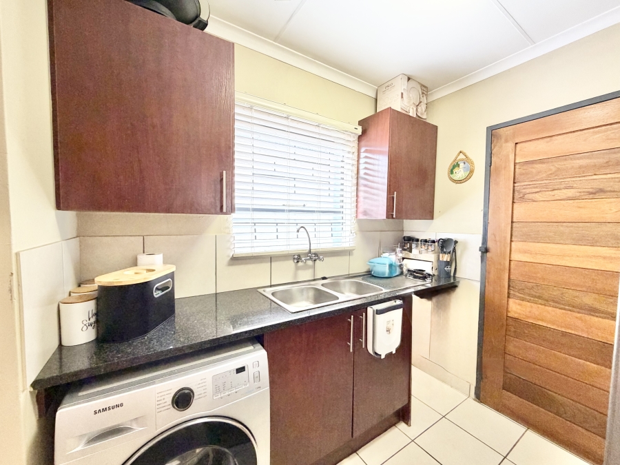 2 Bedroom Property for Sale in Kosmosdal Gauteng