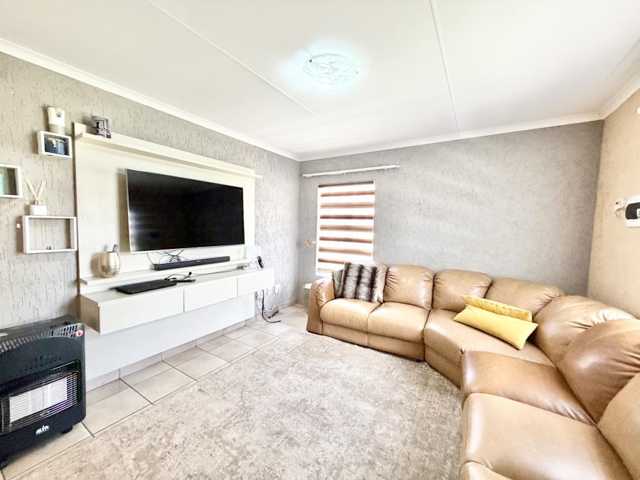 3 Bedroom Property for Sale in Kosmosdal Gauteng