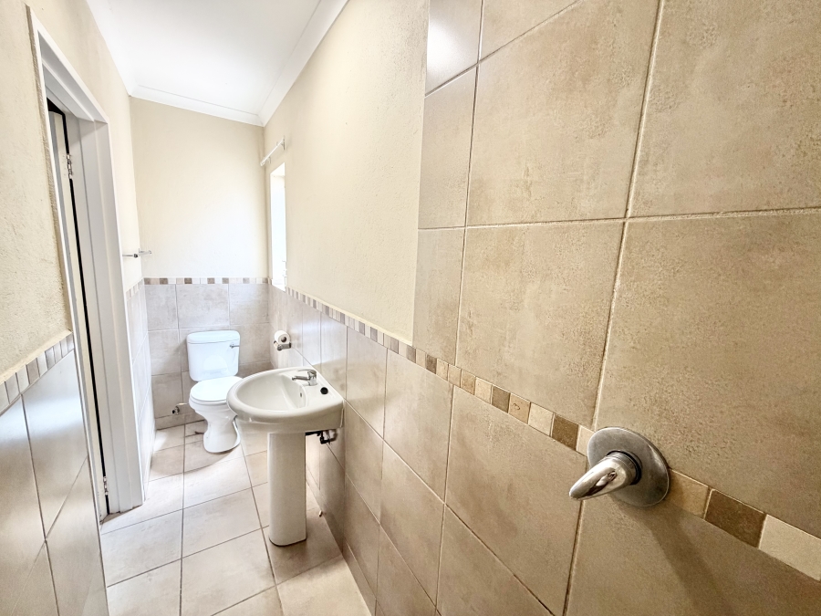3 Bedroom Property for Sale in Kosmosdal Gauteng