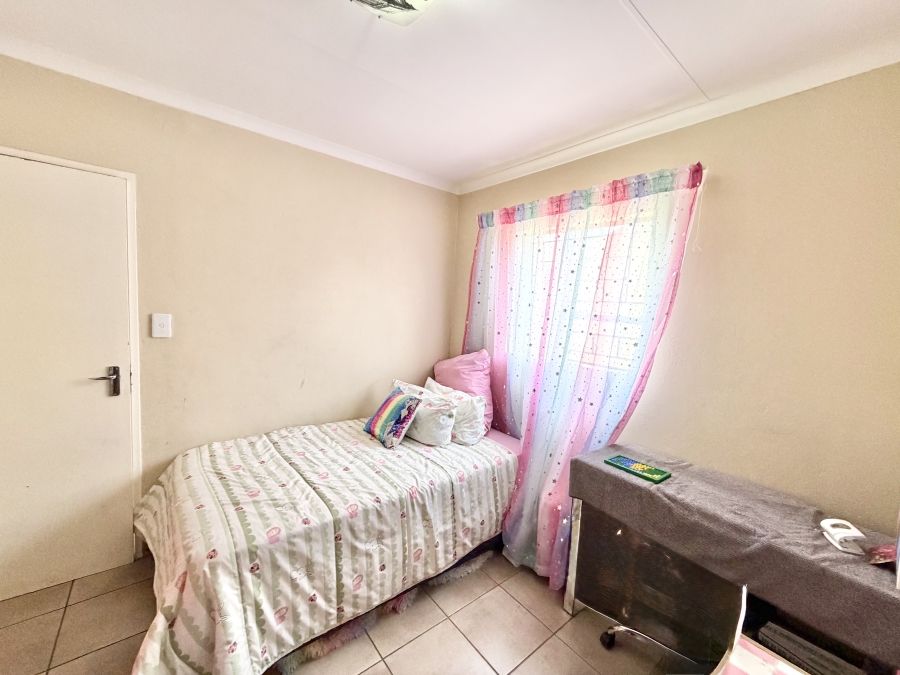 3 Bedroom Property for Sale in Kosmosdal Gauteng
