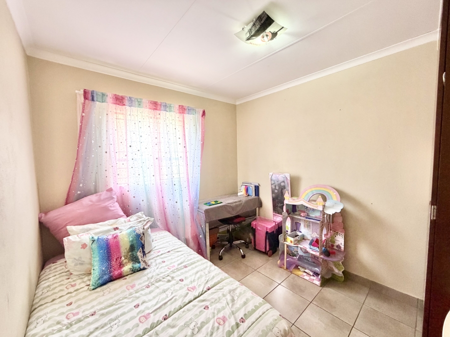 3 Bedroom Property for Sale in Kosmosdal Gauteng