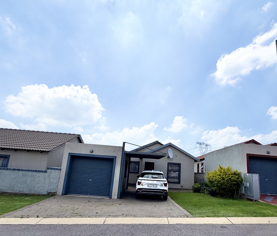 3 Bedroom Property for Sale in Kosmosdal Gauteng