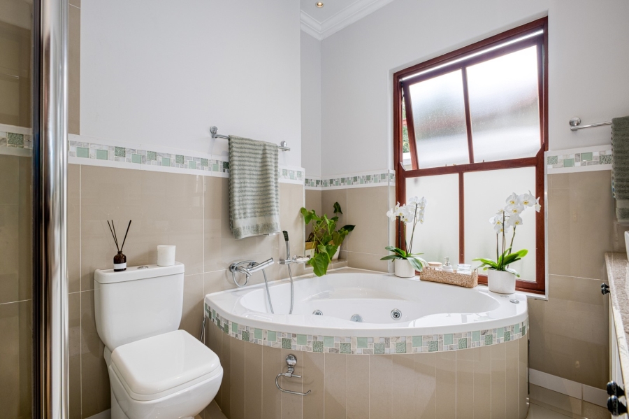 3 Bedroom Property for Sale in Linden Gauteng