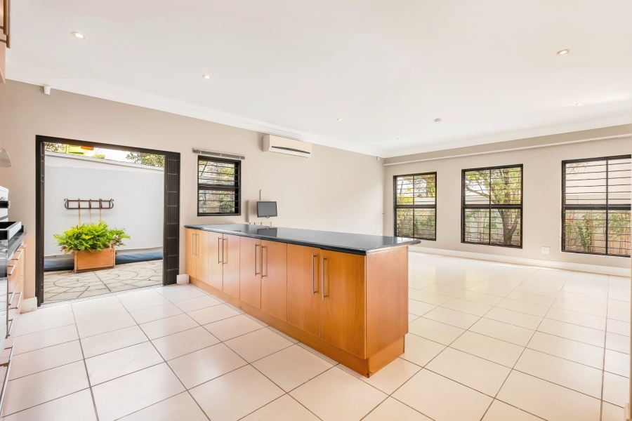 To Let 4 Bedroom Property for Rent in Morningside Gauteng