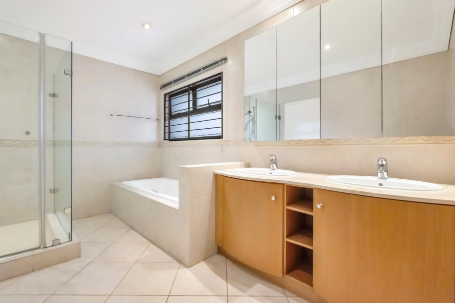 To Let 4 Bedroom Property for Rent in Morningside Gauteng